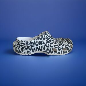 Crocs Classic Warped Logo Clog Size Men 11